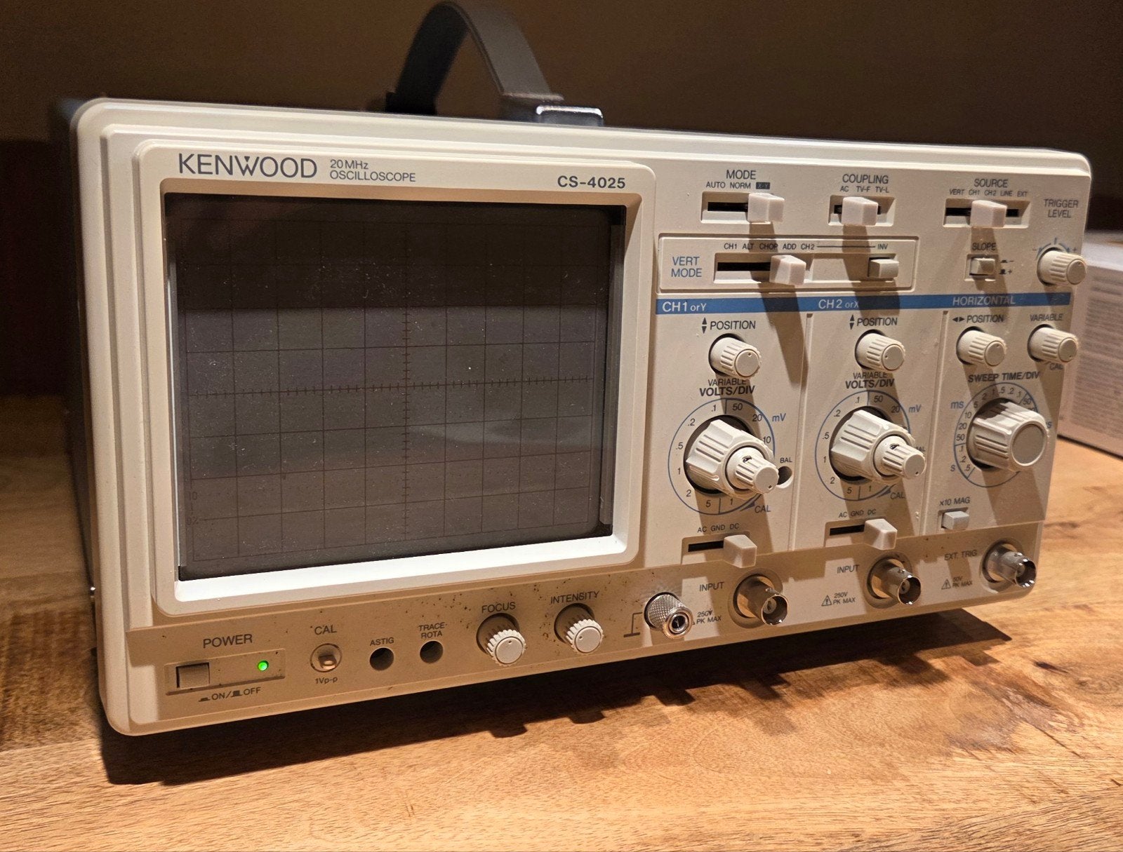 KENWOOD CS-4025 20MHz Oscilloscoop, Ophalen