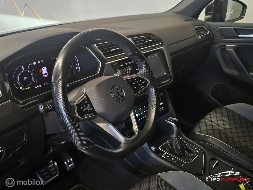 Volkswagen Tiguan 1.4 TSI eHybrid R-Line Panorama/Keyless/Bl, 1716 kg, Adaptive Cruise Control, 4 cilinders, Alcantara