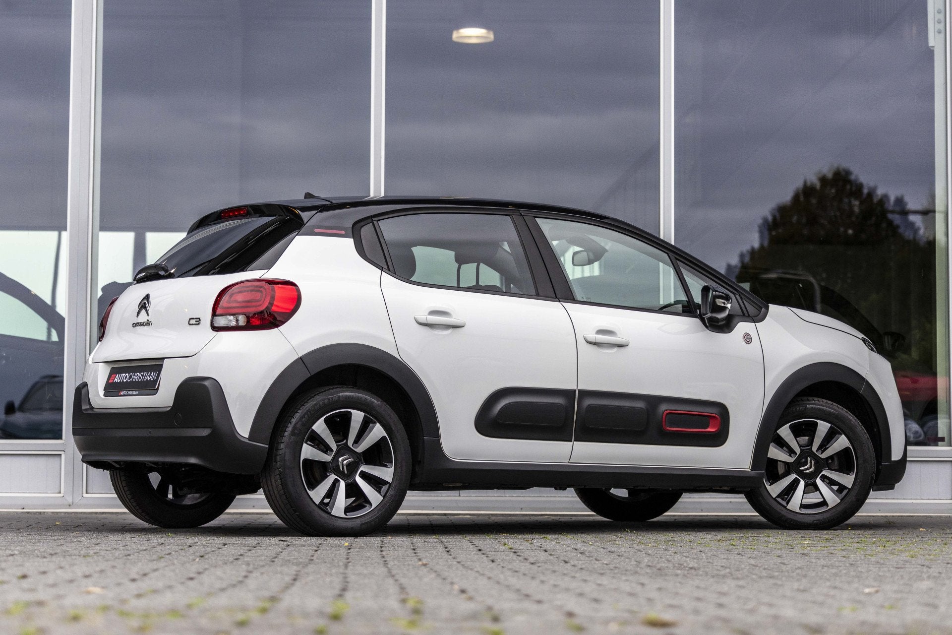 Citroën C3 1.2 PureTech C-Series | Carplay | LED | NL Auto, Auto's, 1199 cc, 450 kg, Wit, Origineel Nederlands