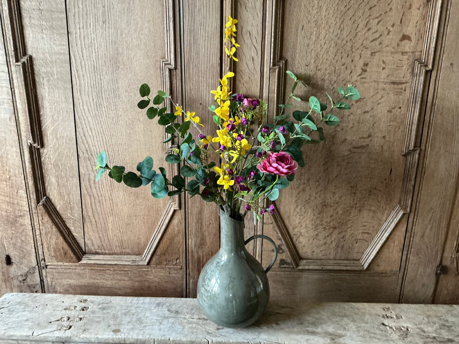 NIEUW boeket kunstbloemen met metalen vaas kruik, Ophalen of Verzenden, Nieuw