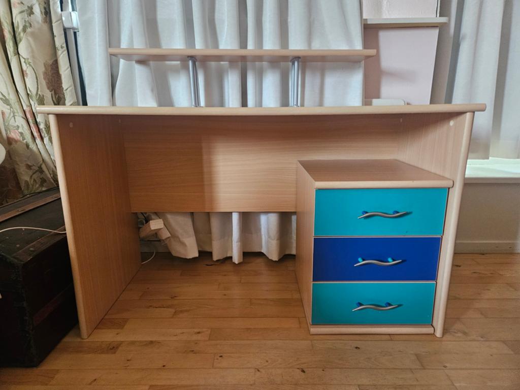 Bureau met lades en opzetstuk, Kinderbureau, Zo goed als nieuw, 125 cm, 58 cm