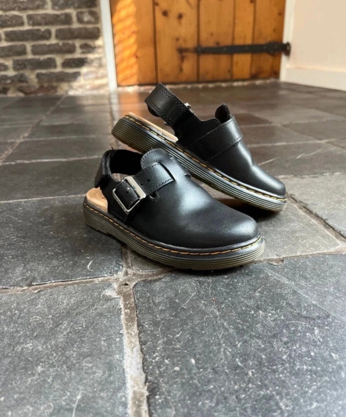 Dr Martens mules maat 29 - Slechts enkele keren gedragen, Kinderen en Baby's, Kinderkleding | Schoenen en Sokken, Ophalen of Verzenden