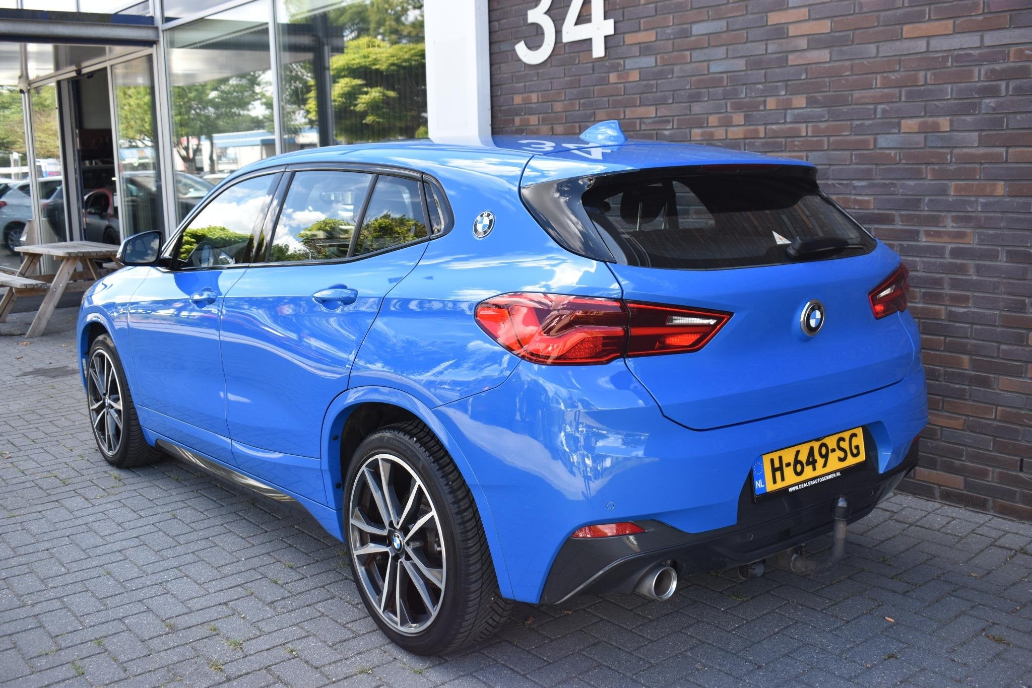 BMW X2 18i M-PAKKET ECC LMV NAVI TREKHAAK, X2, Gebruikt, Euro 6, Blauw