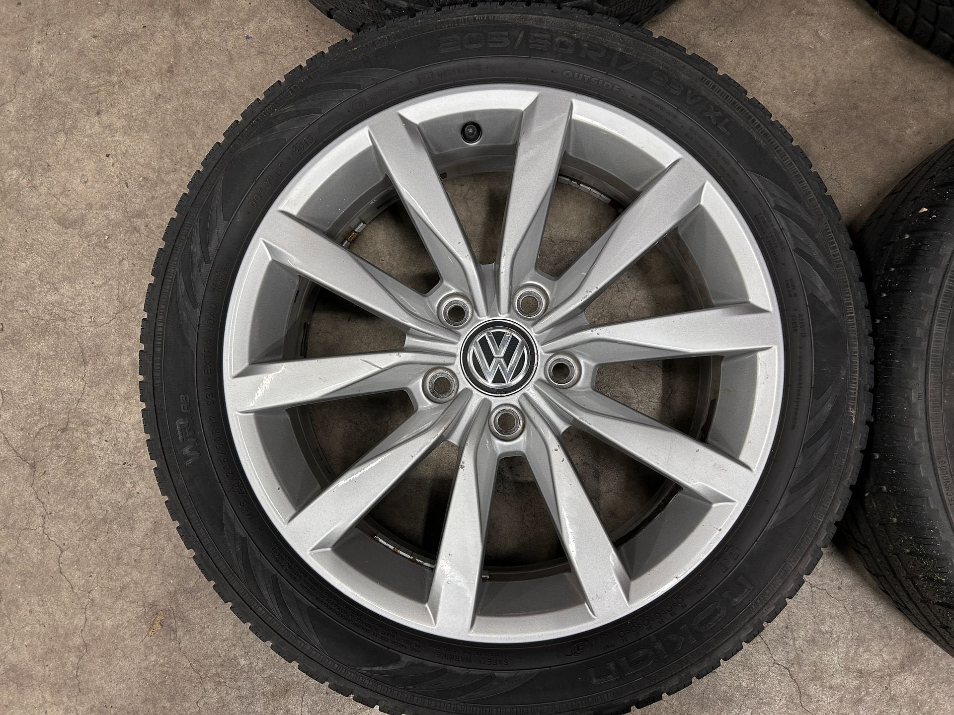 diversen 17 inch velgen + winterbanden VW Golf | Caddy, Gebruikt, -, -, Banden en Velgen