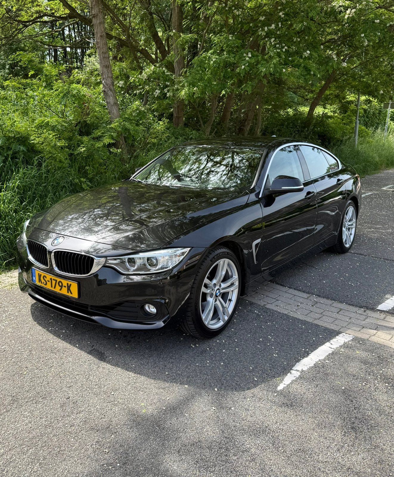 BMW 420i Gran Coupé Centennial High Executive, 1998 cc, Achterwielaandrijving, Zwart, Navigatiesysteem