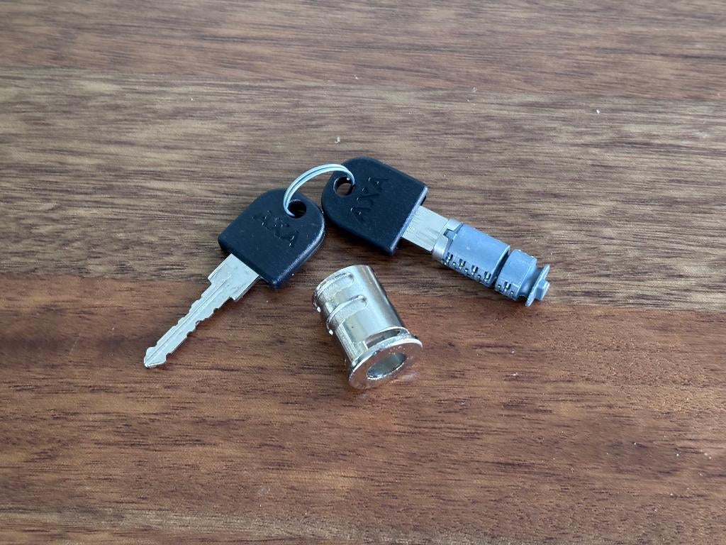 Stella Accuslot Cilinder met 2 AXA Sleutels - NIEUW!, Ophalen of Verzenden, Nieuw, Overige fietssloten