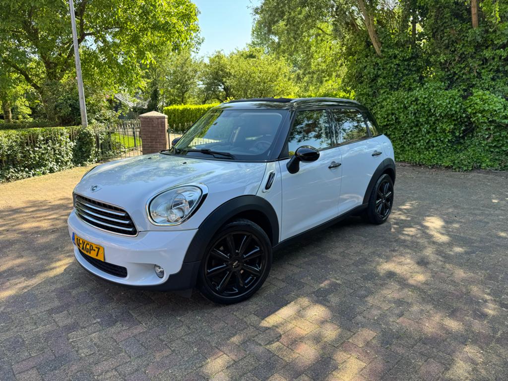 Mini Countryman 1.6 D one.  Leren bekl. trekhaak, open dak, Voorwielaandrijving, Bruin, Particulier, SUV of Terreinwagen