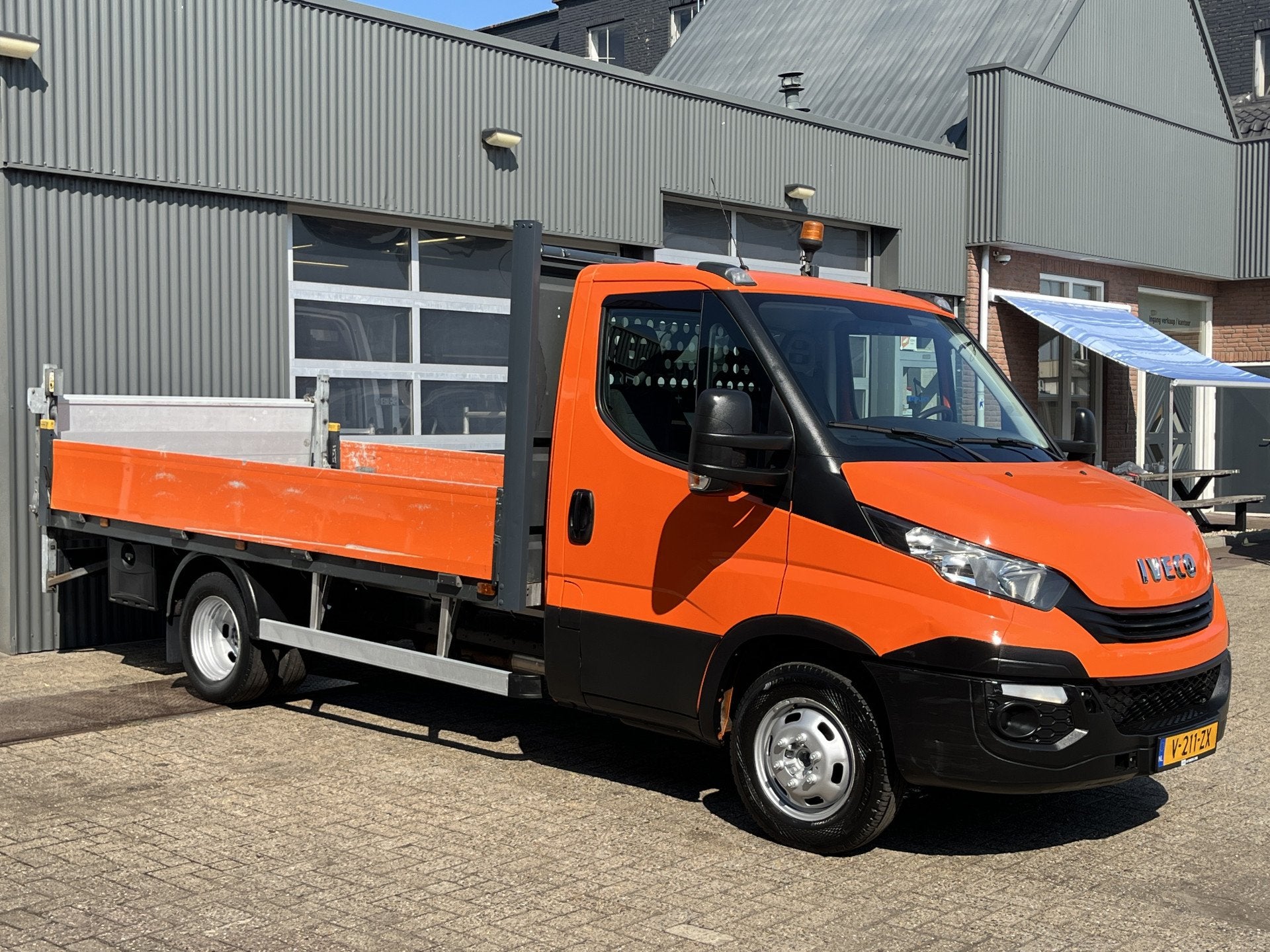 Iveco Daily 35C14 2.3 375 Laadklep 500kg Trekhaak 3500kg tre, Gebruikt, Iveco, 2535 kg, Origineel Nederlands
