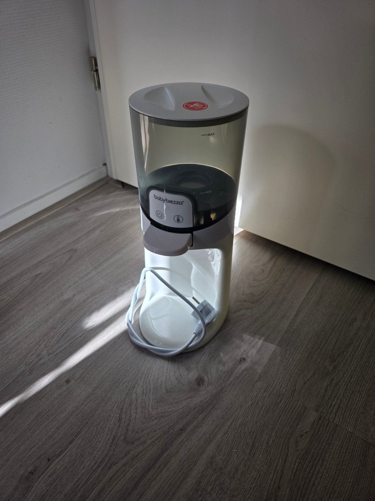 Baby Brezza Instant Warmer - Direct warm water voor flesjes, Automatisch, Flessen- of potjesverwarmer, Ophalen of Verzenden, Zo goed als nieuw