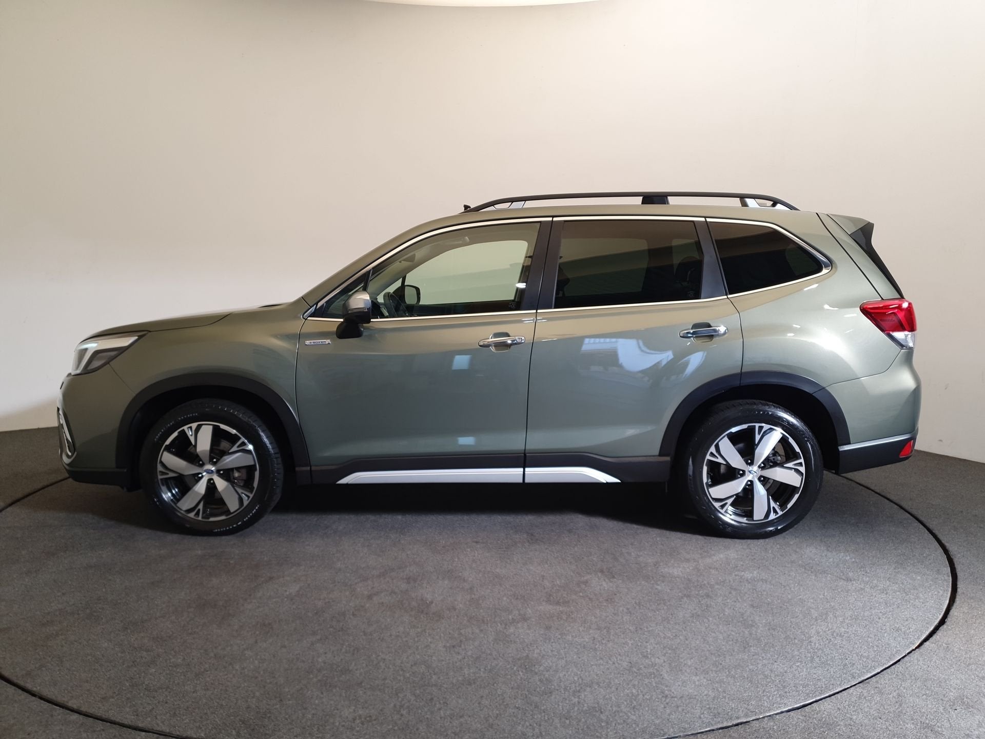 Subaru Forester 2.0i e-BOXER First Edition Panoramadak, Came, Auto's, 12 maanden, 4 cilinders, Origineel Nederlands, Bedrijf