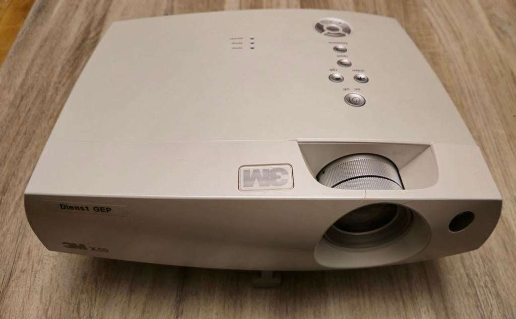 Nieuwstaat Multimedia Beamer Projector S50/X50 FullHD, lamp, 3M, CRT, Refurbished, Ophalen of Verzenden