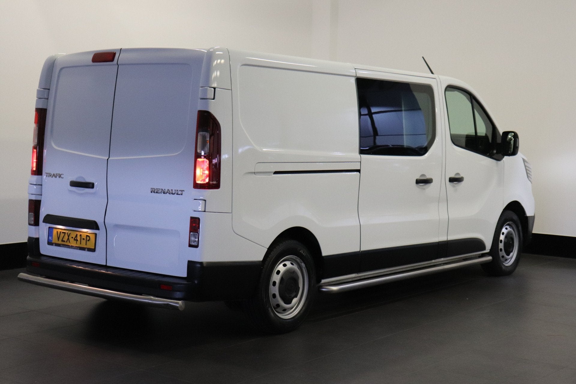 Renault Trafic 2.0 dCi 130PK L2 EURO 6 - Airco - Navi - Crui, Auto's, Voorwielaandrijving, Stof, Gebruikt, 4 cilinders