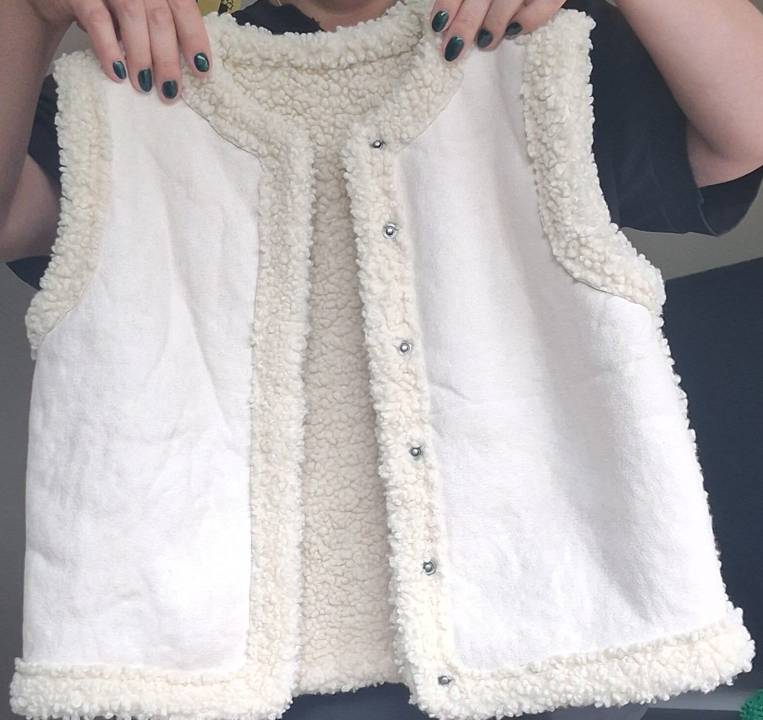 Gilets maat 146/152, Ophalen, Zo goed als nieuw, Meisje, Trui of Vest
