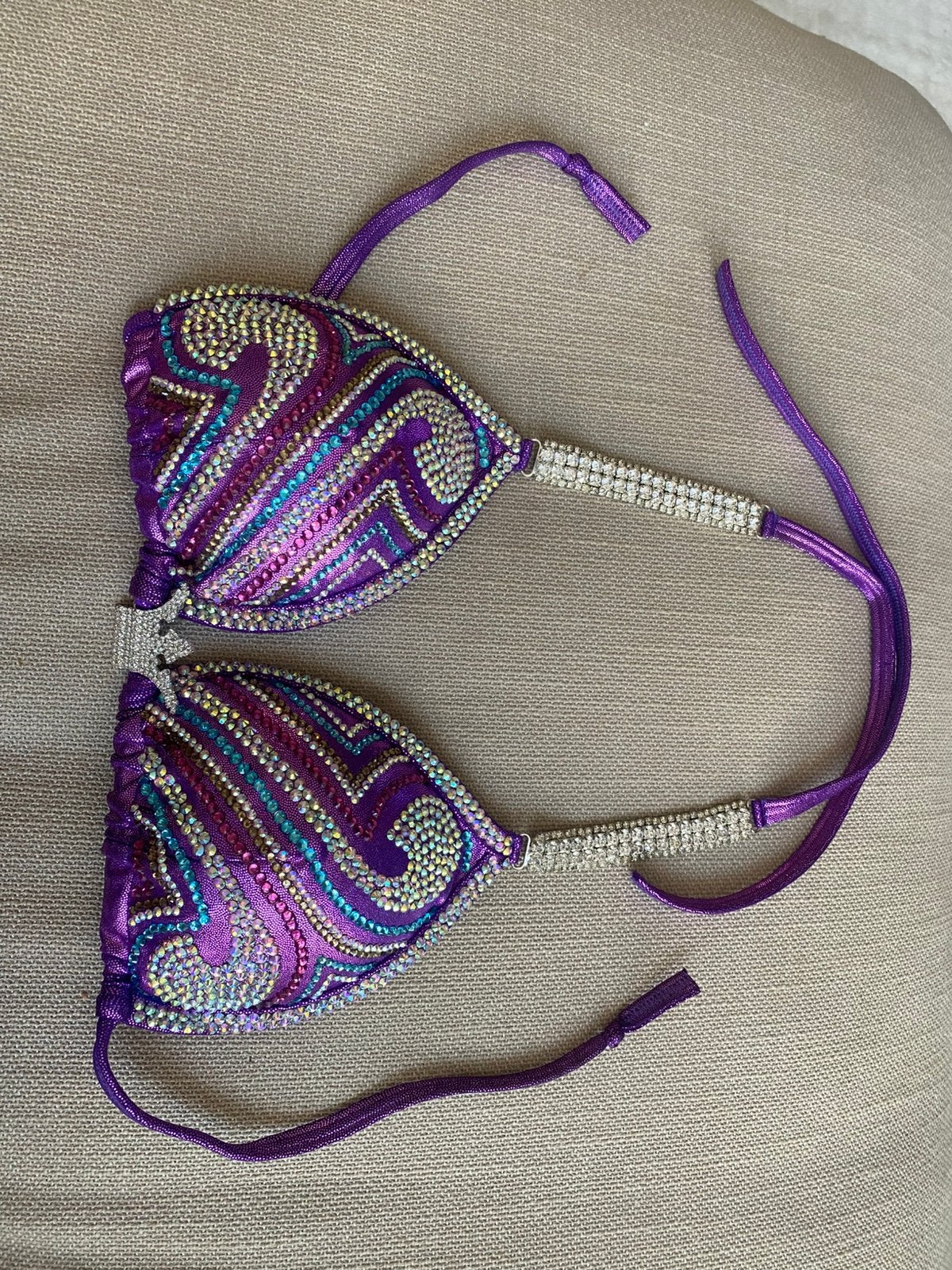 Paarse bodybuilding / bikini fitness / wedstrijdbikini, Ophalen of Verzenden, Zo goed als nieuw