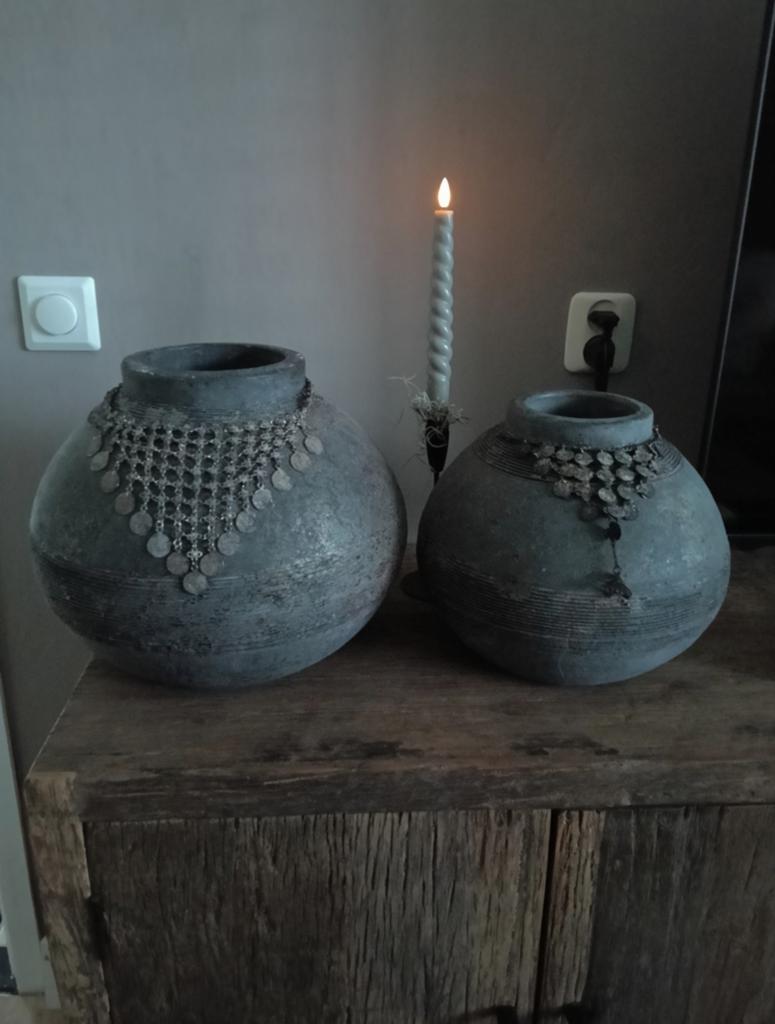 2 sobere/brocante/luksa/India kruiken vazen, Huis en Inrichting, Woonaccessoires | Vazen, Steen, Overige kleuren, Ophalen of Verzenden