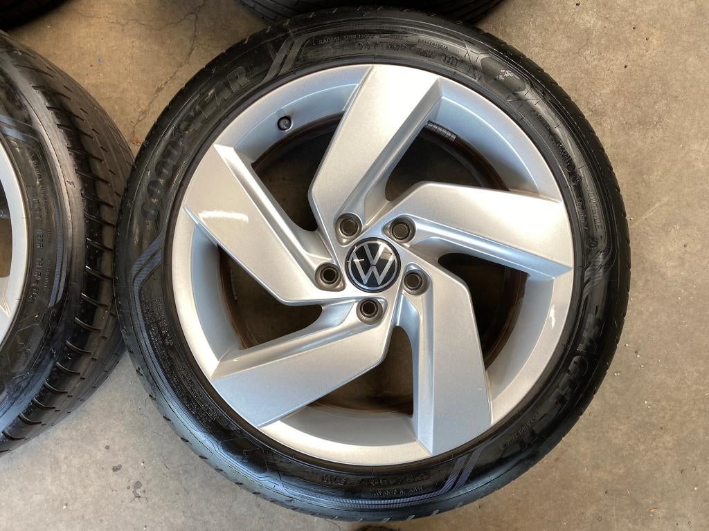 17 inch originele Richmond GTI velgen + zomerbanden VW Golf, Auto-onderdelen, Banden en Velgen, Gebruikt, Banden en Velgen, 17 inch