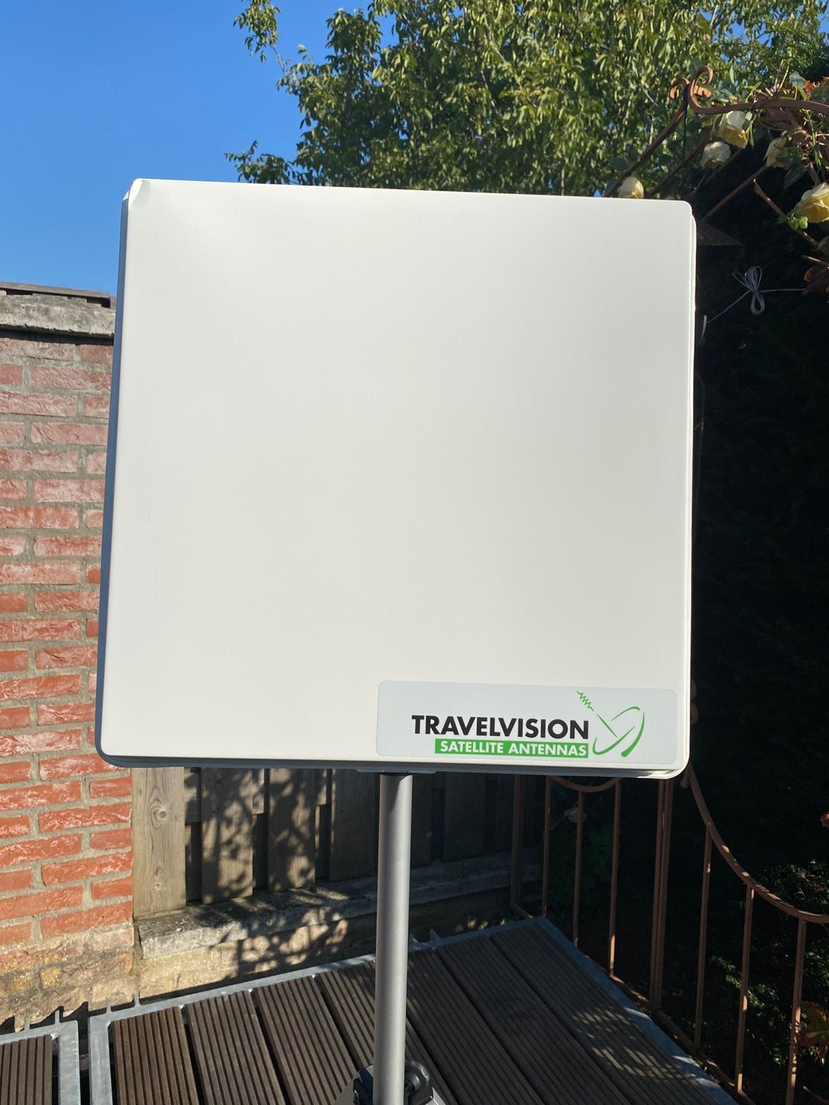 Travel Vision R7 Flat set automatische satelietantenne, Ophalen, Zo goed als nieuw, Overige merken