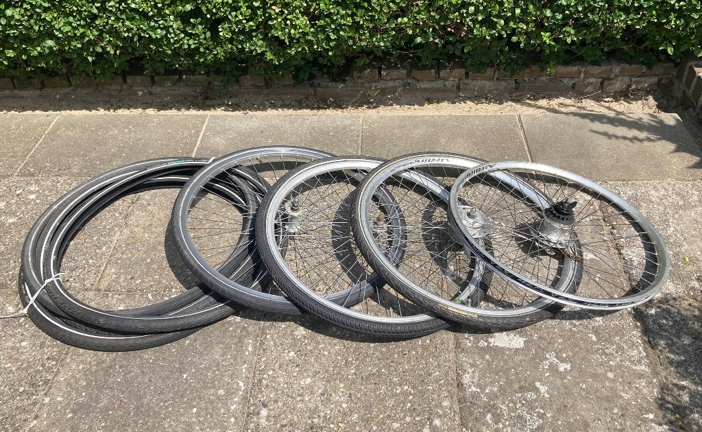 Fietswielen - 3 Voorwielen en 1 achterwiel - 28", Fietsen en Brommers, Ophalen, Wiel