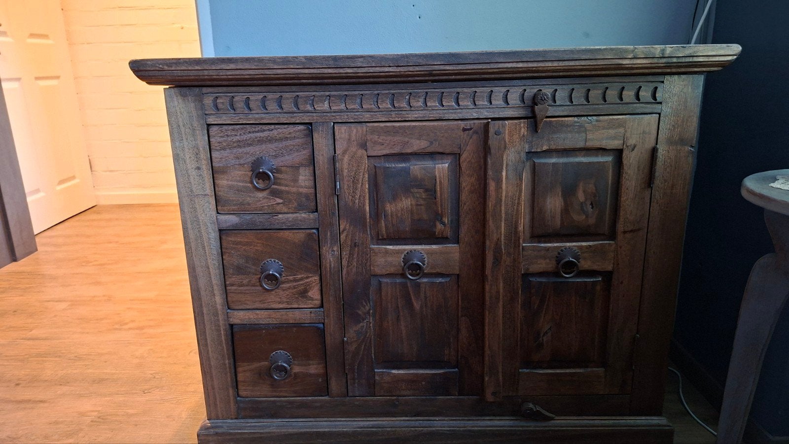 Massief houten dressoir met lades en deuren 107 cm x 46 cm x, Ophalen, Gebruikt, Rustiek, Koloniaal, 25 tot 50 cm