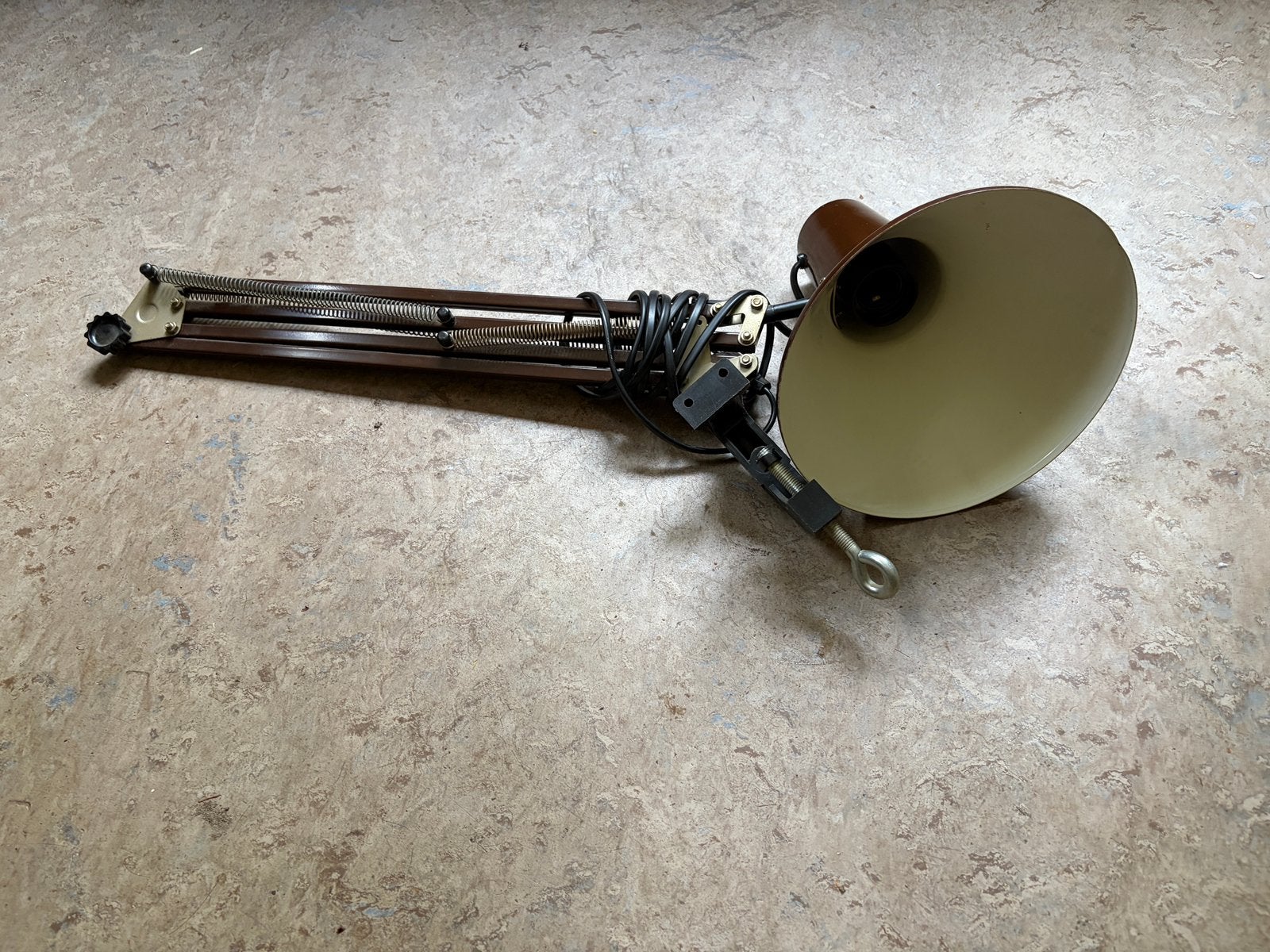 Vintage bruine metalen buro scharnierlamp met klem, Antiek en Kunst, Ophalen of Verzenden