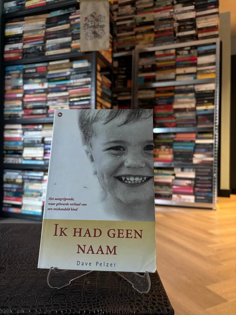 Ik Had Geen Naam - Dave Pelzer (Zo goed als nieuw), Boeken, Ophalen of Verzenden, Zo goed als nieuw