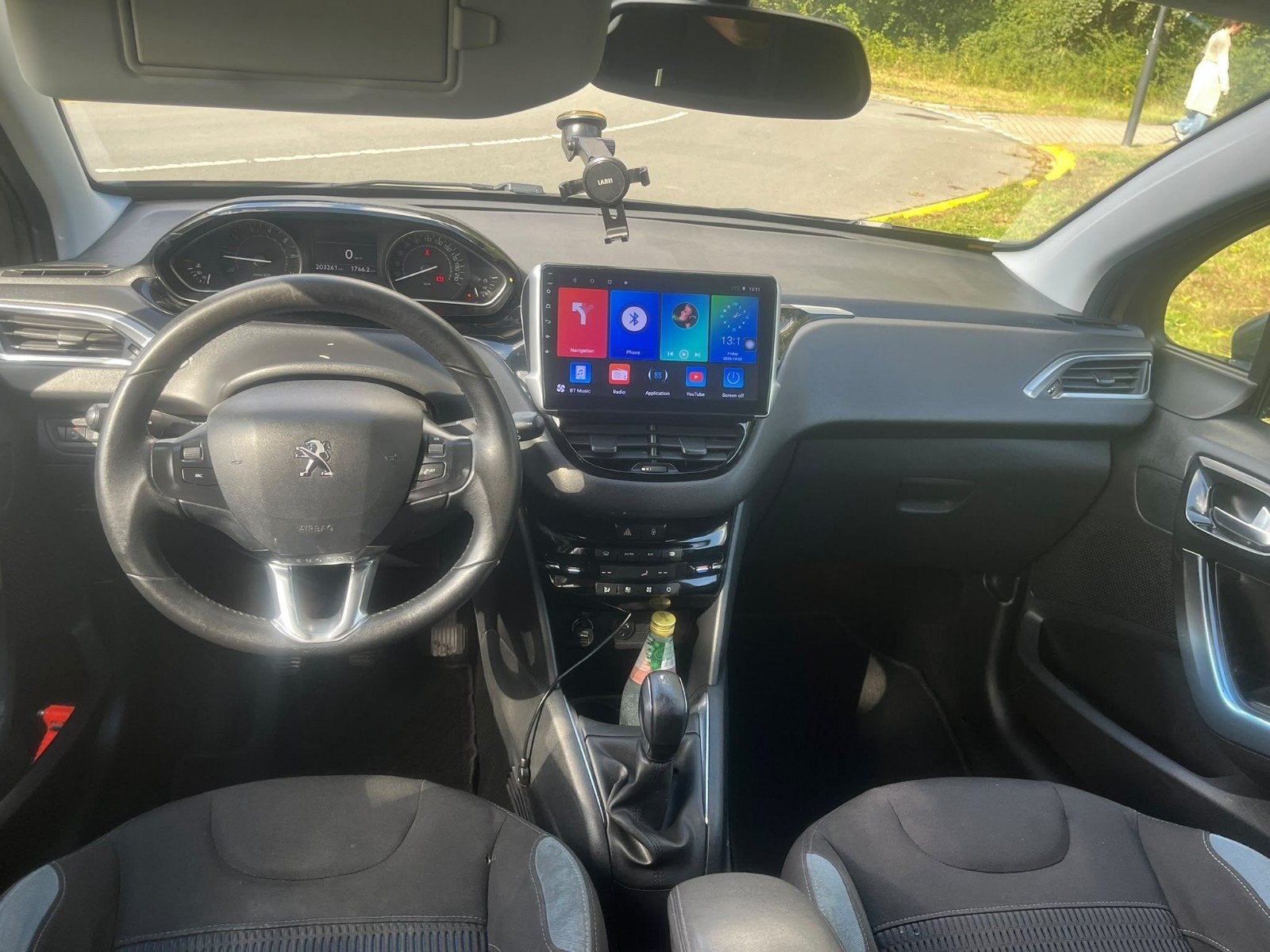 Foto 6 van Peugeot 208 1.4 VTI 70KW/95PK 5-D 2012 Grijs