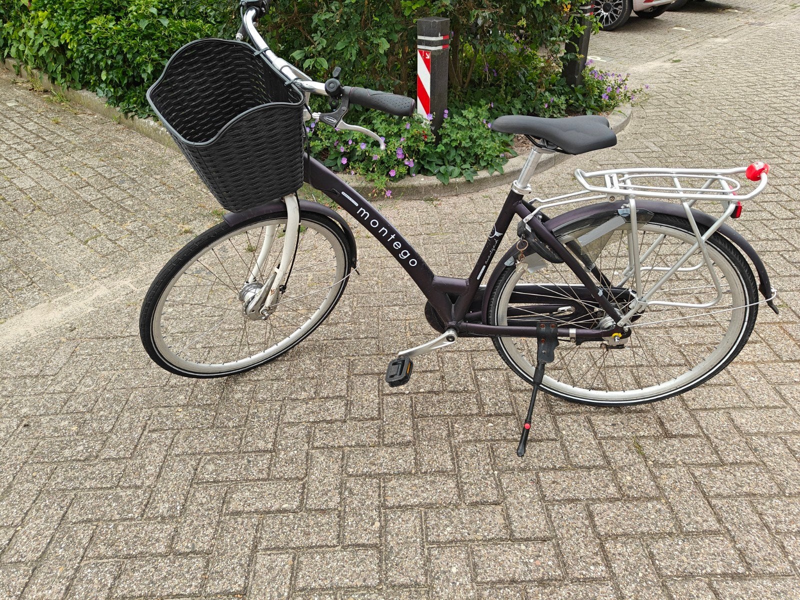 26 inch Montego fiets met mandje, recent onderhoud, Gebruikt, Velgrem, Minder dan 47 cm, Ophalen