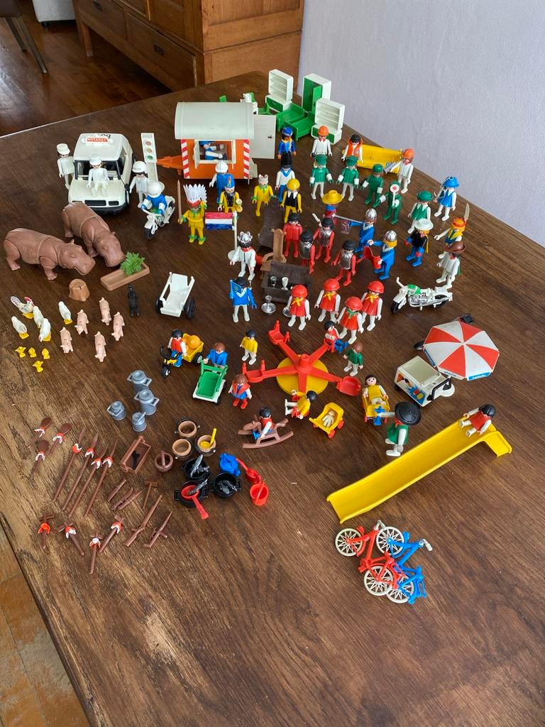 Playmobil: Diverse poppetjes, voertuigen en accessoires, Ophalen, Gebruikt