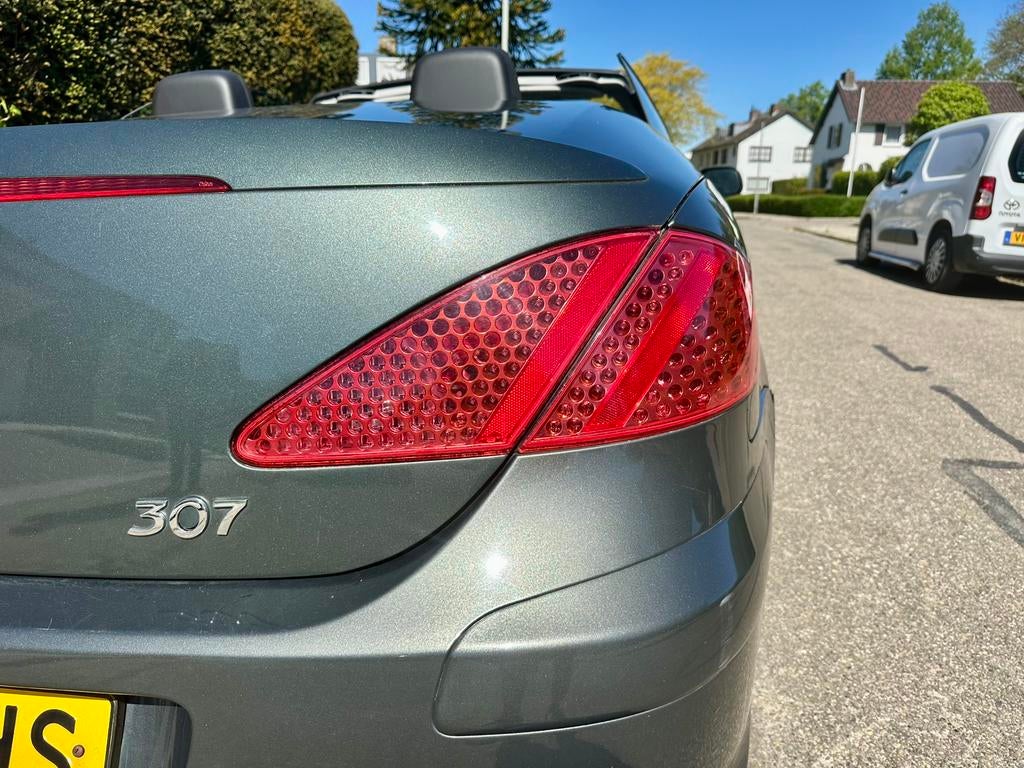 Peugeot 307 CC 2.0 16V Cabrio 2004, Voorwielaandrijving, 4 cilinders, Cabriolet, 4 stoelen
