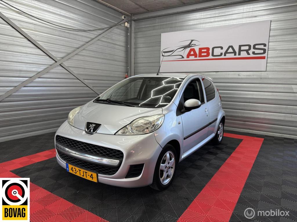 Peugeot 107 1.0-12V Black & Silver, Voorwielaandrijving, Euro 5, 4 stoelen, 68 pk
