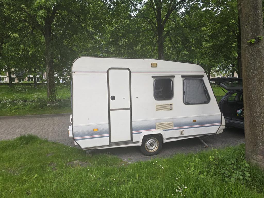 Adria Caravan Compleet Ingericht - Klaar voor Vertrek!, Caravans en Kamperen, Kleine zit, Particulier, Dwars-stapelbed, Adria