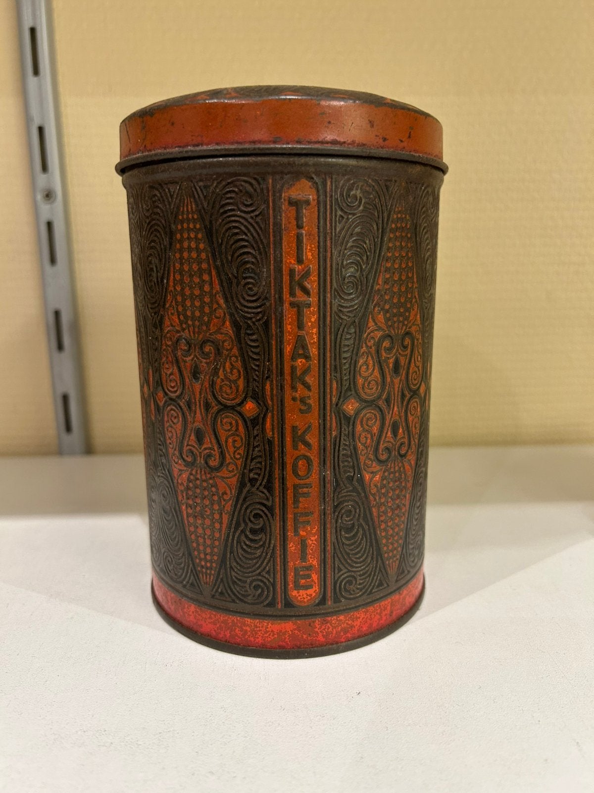 Tiktaks koffieblik vintage en 2 koffiekopjes, Ophalen of Verzenden, Gebruikt, Overige