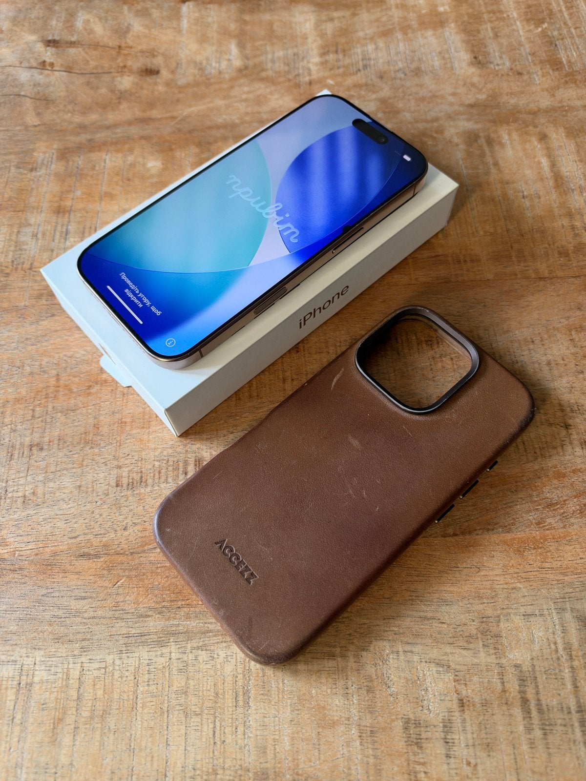 Foto 6 van Iphone 16 Pro 256 GB Desser Titanium