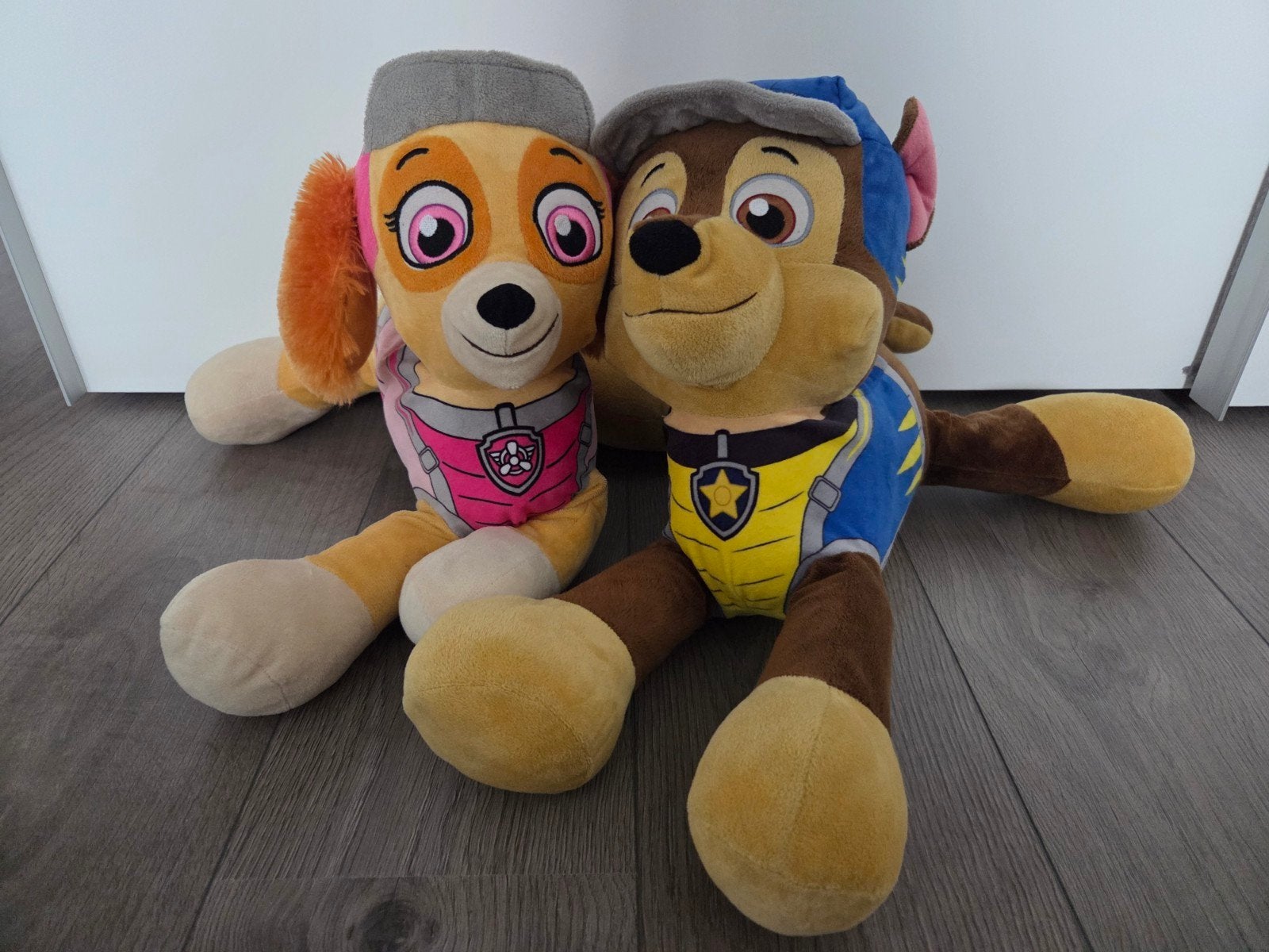 Grote Paw Patrol Knuffels Skye en Chase - Zo goed als nieuw, Overige karakters, Zo goed als nieuw, Middelgroot (20 tot 80 cm)