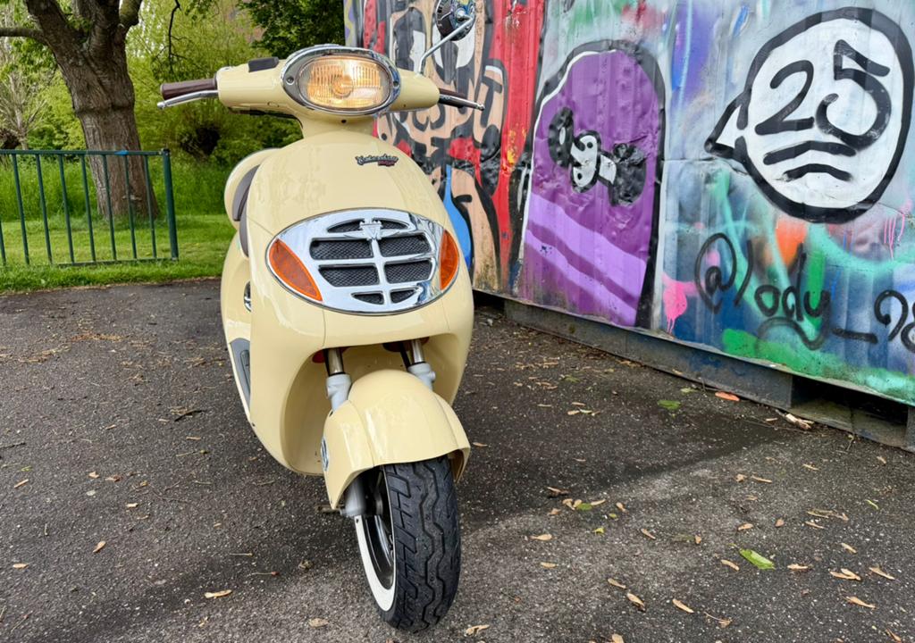 Zeldzame Malaguti Yesterday Scooter. Nieuwstaat!, Ophalen, Overige modellen, Zo goed als nieuw, Benzine