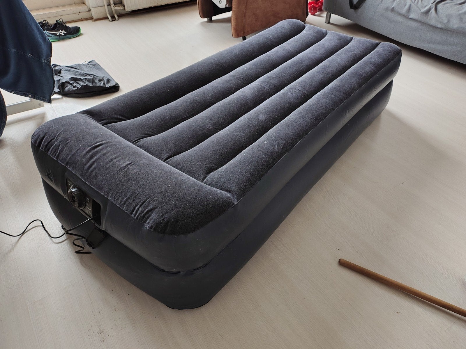 Moet snel weg! Intex eenpersoons luchtbed, zelfopblaasbaar, Ophalen, Gebruikt, 90 cm, Eenpersoons