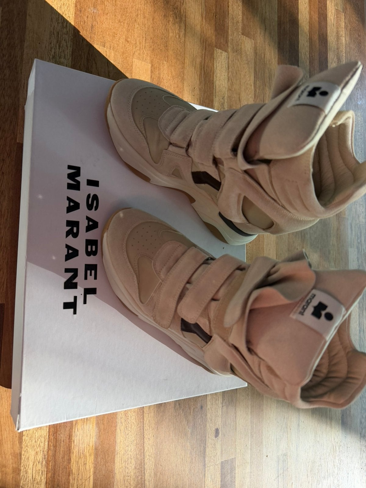 Isabel Marant mt 41 ecru/chocolate balskee, Beige, Nieuw, Ophalen of Verzenden, Sneakers of Gympen
