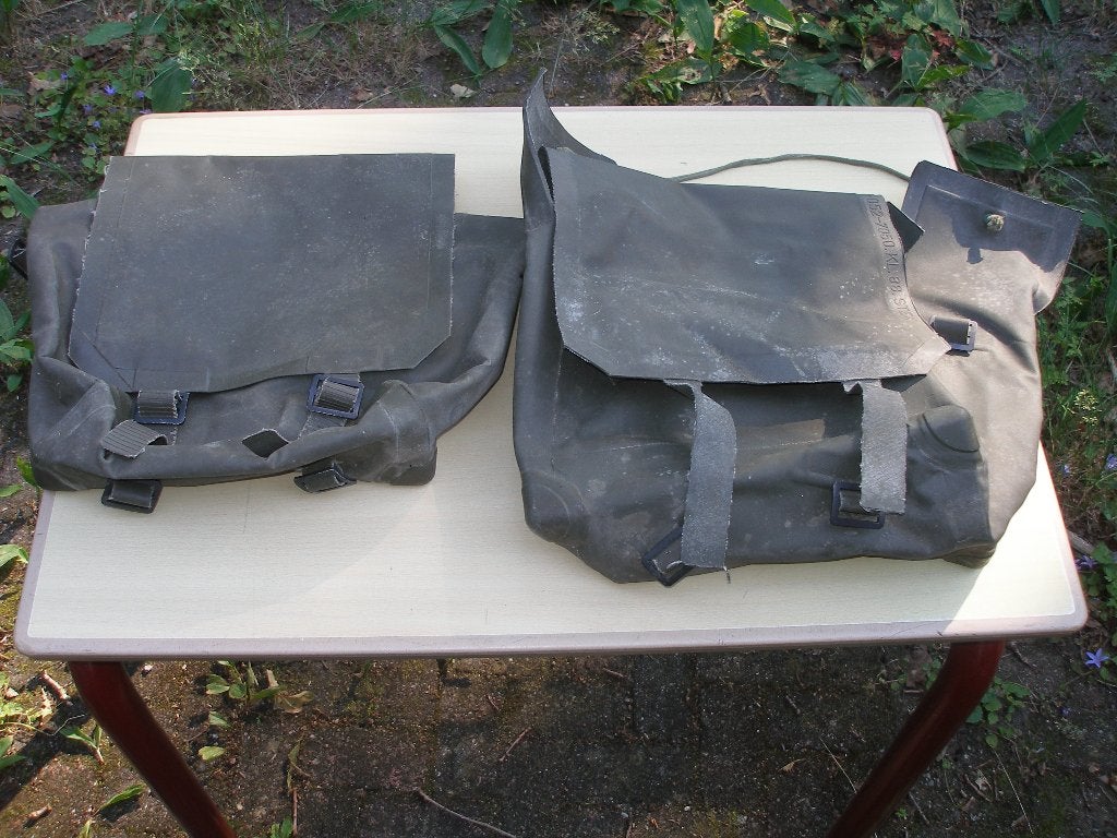 Twee rubberen daypacks, Ophalen of Verzenden, Landmacht, Nederland, Overige typen
