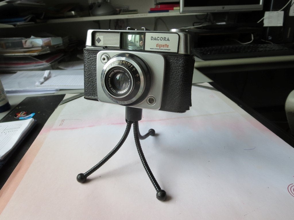 Vintage camera Dacora dignette met statief, Ophalen of Verzenden, Gebruikt, Compact, Overige Merken