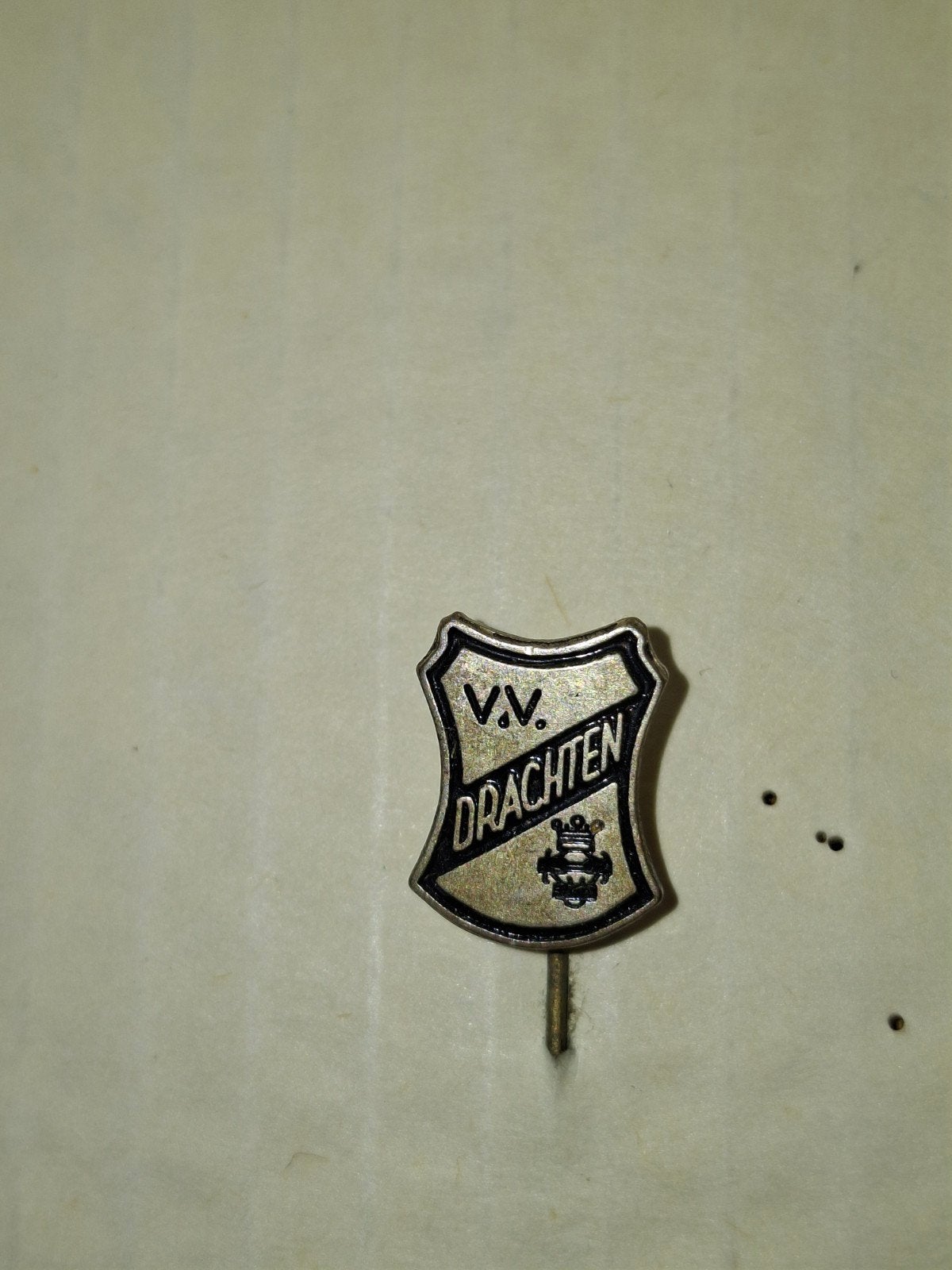 Vintage V.V. Drachten Speldje/Pin - Voetbalclub, Ophalen of Verzenden, Gebruikt, Sport, Speldje of Pin