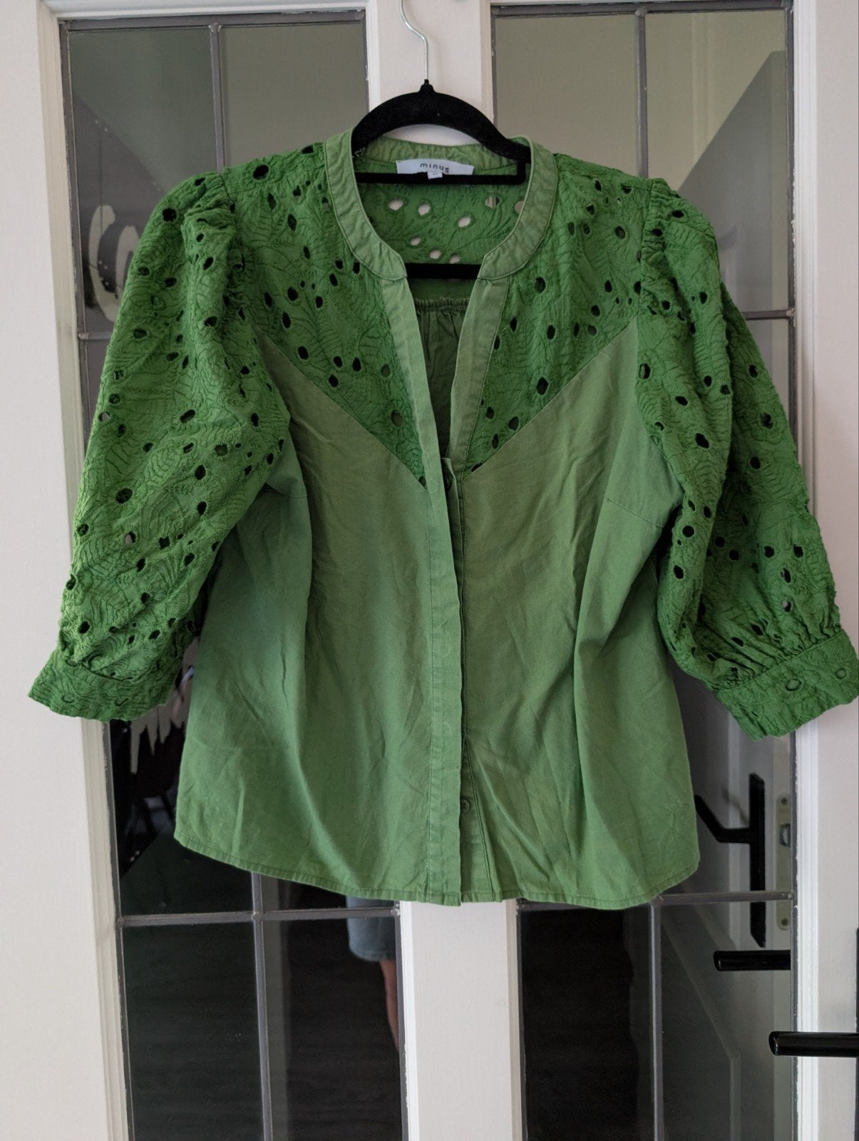 Minus Groene Blouse met Broderie en Korte Mouwen, Kleding | Dames, Minus, Ophalen of Verzenden, Zo goed als nieuw, Maat 36 (S)