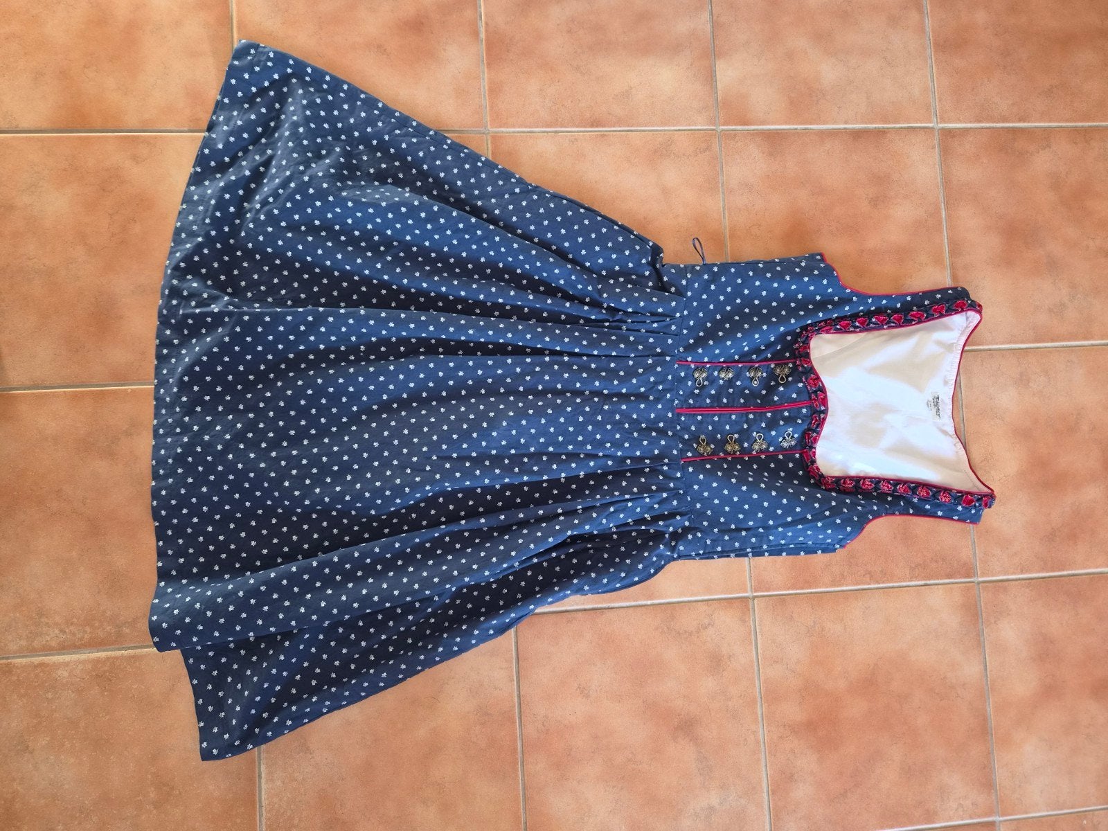 Drindl maat 42 / xl, Maat 42/44 (L), Ophalen of Verzenden, Kleding, Distler