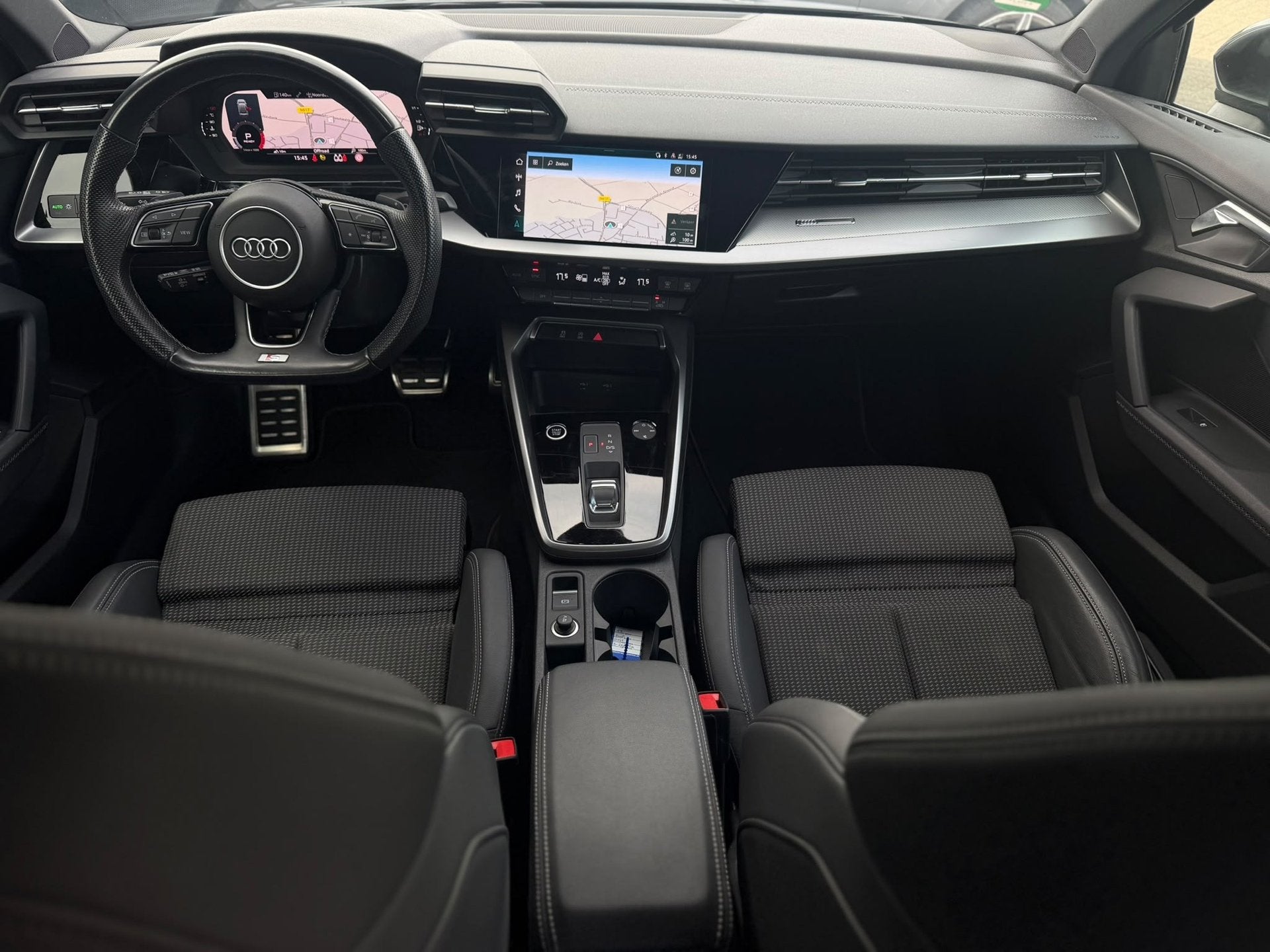 Foto 2 van Audi A3 Limousine 30 TFSI automaat S edition, 2 X S-LINE, di