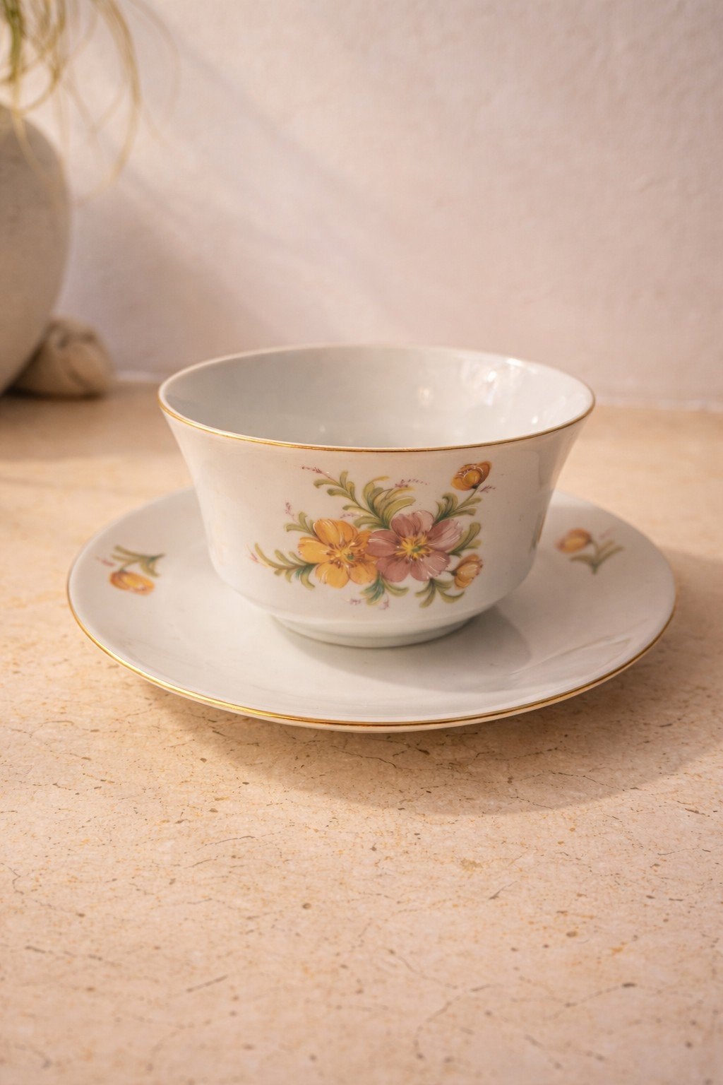 Vintage sauskom met bloemmotief en gouden rand, Ophalen of Verzenden