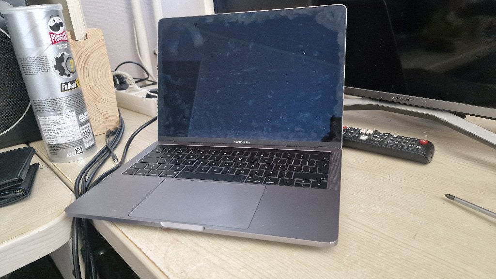 MacBook A1989 defect voor onderdelen, Computers en Software, Overige Computers en Software, Ophalen of Verzenden, Niet werkend