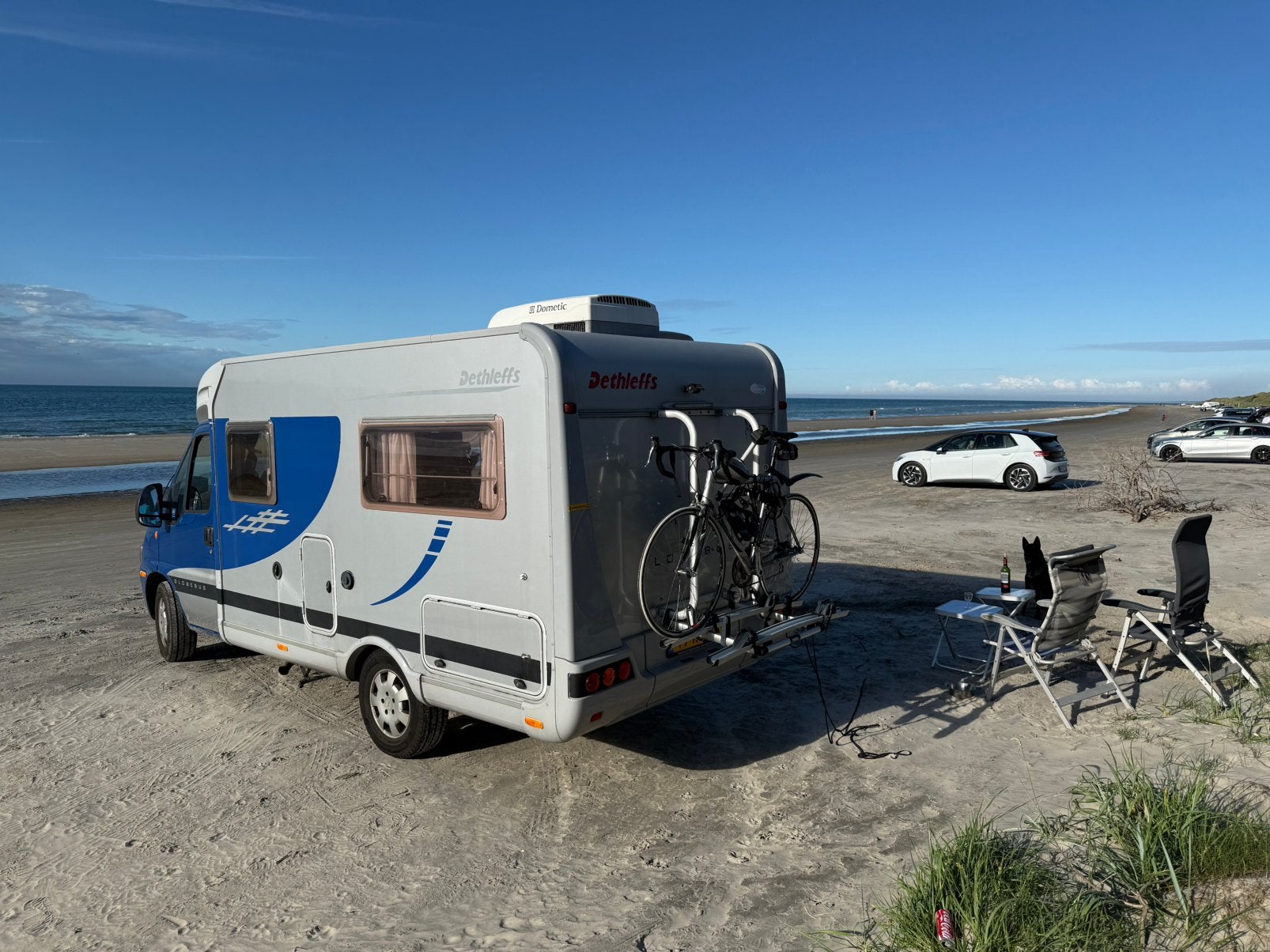 Dethleffs Luxus Globebus 2 dakairco 2006, Caravans en Kamperen, Campers, Particulier, Dethleffs, Half-integraal, Tot en met 4