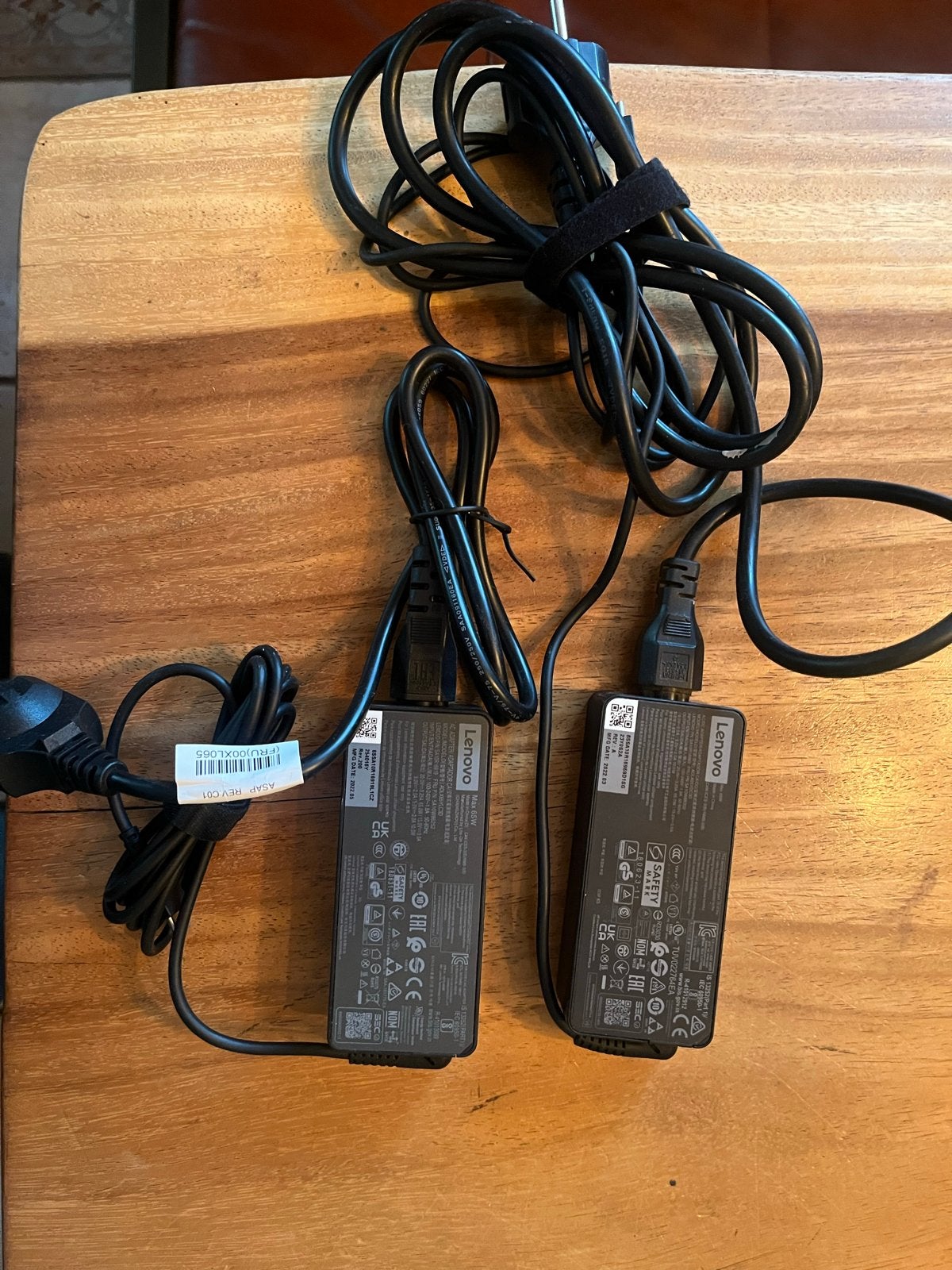 Lenovo en Fujitsu laptop opladers - 2 stuks, Ophalen of Verzenden, Zo goed als nieuw