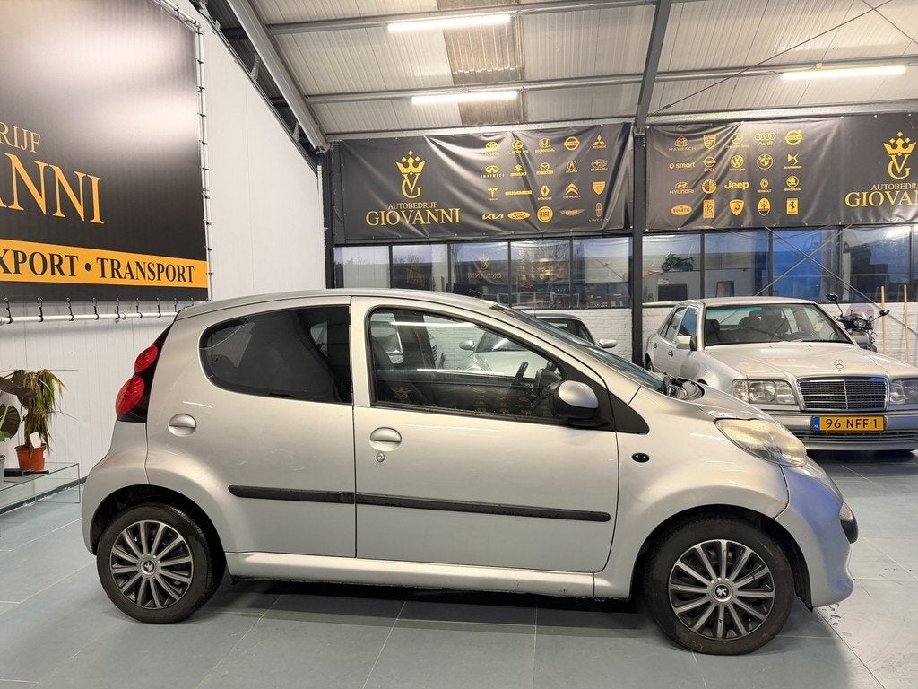 Peugeot 107 1.0-12V XR inruil mogelijk, Voorwielaandrijving, Gebruikt, 4 stoelen, Airbags