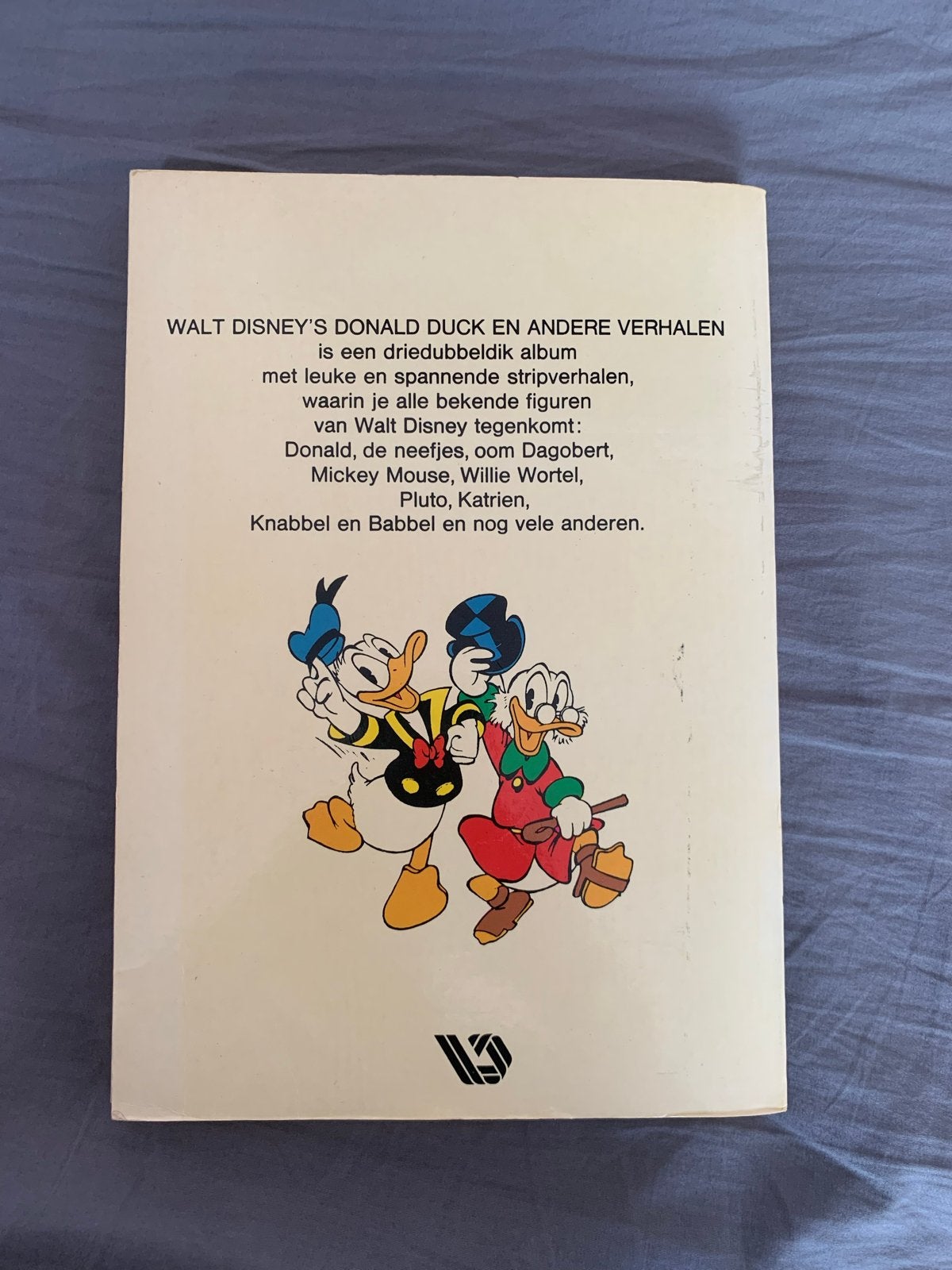Walt Disney's Donald Duck en andere verhalen - Drie dubbeldi, Eén stripboek, Ophalen of Verzenden, Gelezen