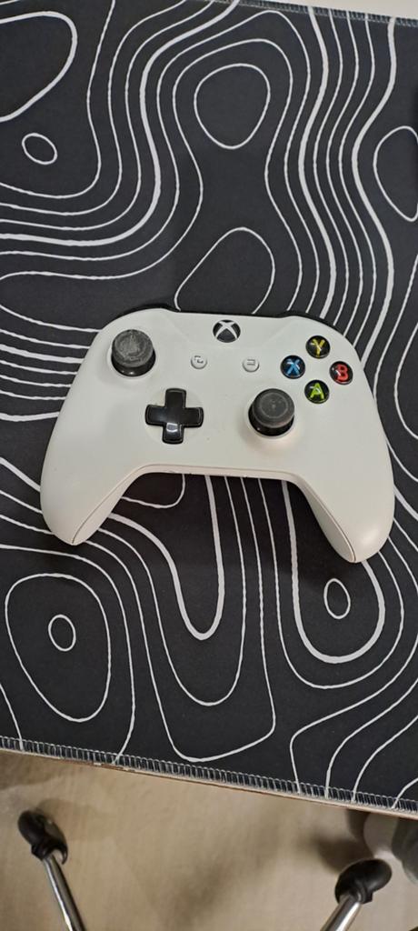 Xbox One Controller Wit - Draadloos, Spelcomputers en Games, Spelcomputers | Xbox | Accessoires, Gebruikt, Ophalen of Verzenden
